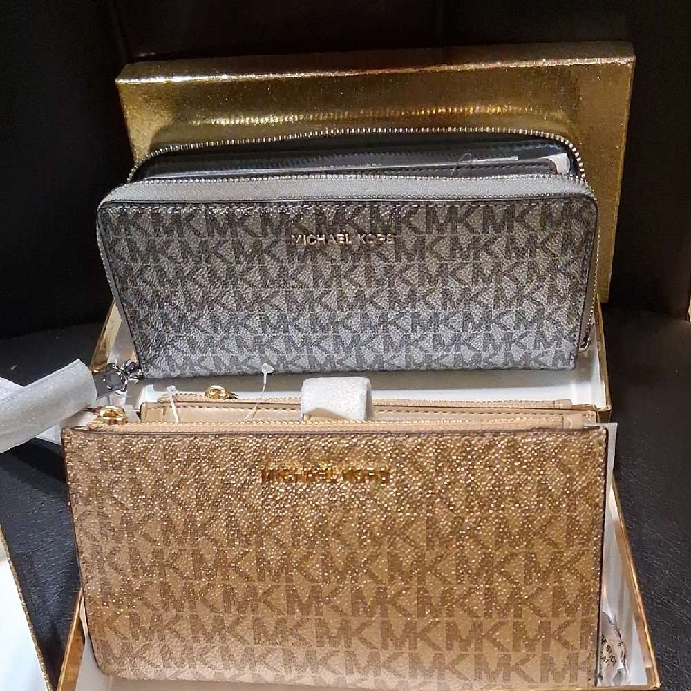 Michael Kors Gold and Gray Wallet Set